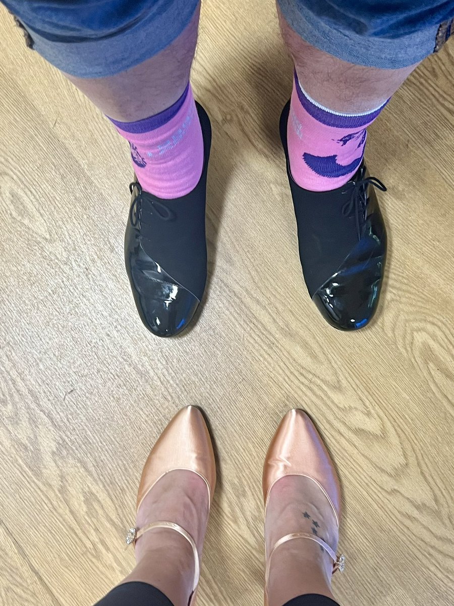 They arrived! 🥳🥳 👠 👠 <a href="/GrahamLiver/">Graham Liver</a> it’s dancing time!!