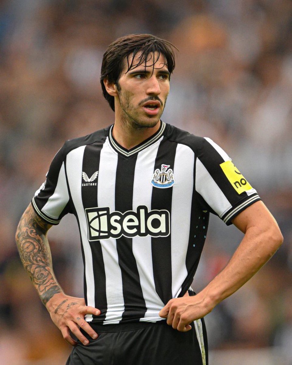 idextratime's tweet photo. ✅️ RESMI: Sandro Tonali dijatuhi hukuman larangan bermain selama 10 bulan termasuk 8 bulan rehabilitasi karena skandal kecanduan judi.

❌️ Musimnya bersama Newcastle berakhir
❌️ Tidak bermain di EURO 2024

Tonali akan kembali pada Agustus 2024.

📝 via @FabrizioRomano https://t.co/qIGqxzjDWS