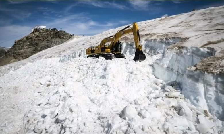 valtermaggi's tweet photo. Destroy a glacier, so destroy an ecosystem. Destroy a glacier, so destroy the landscape. Destroy a glacier, hit the future of mountain communities.
The Italian Glaciological Committee condemning what is happening to the Swiss Teodolo Glacier.
Valter Maggi
President CGI https://t.co/ngsAi0HYok