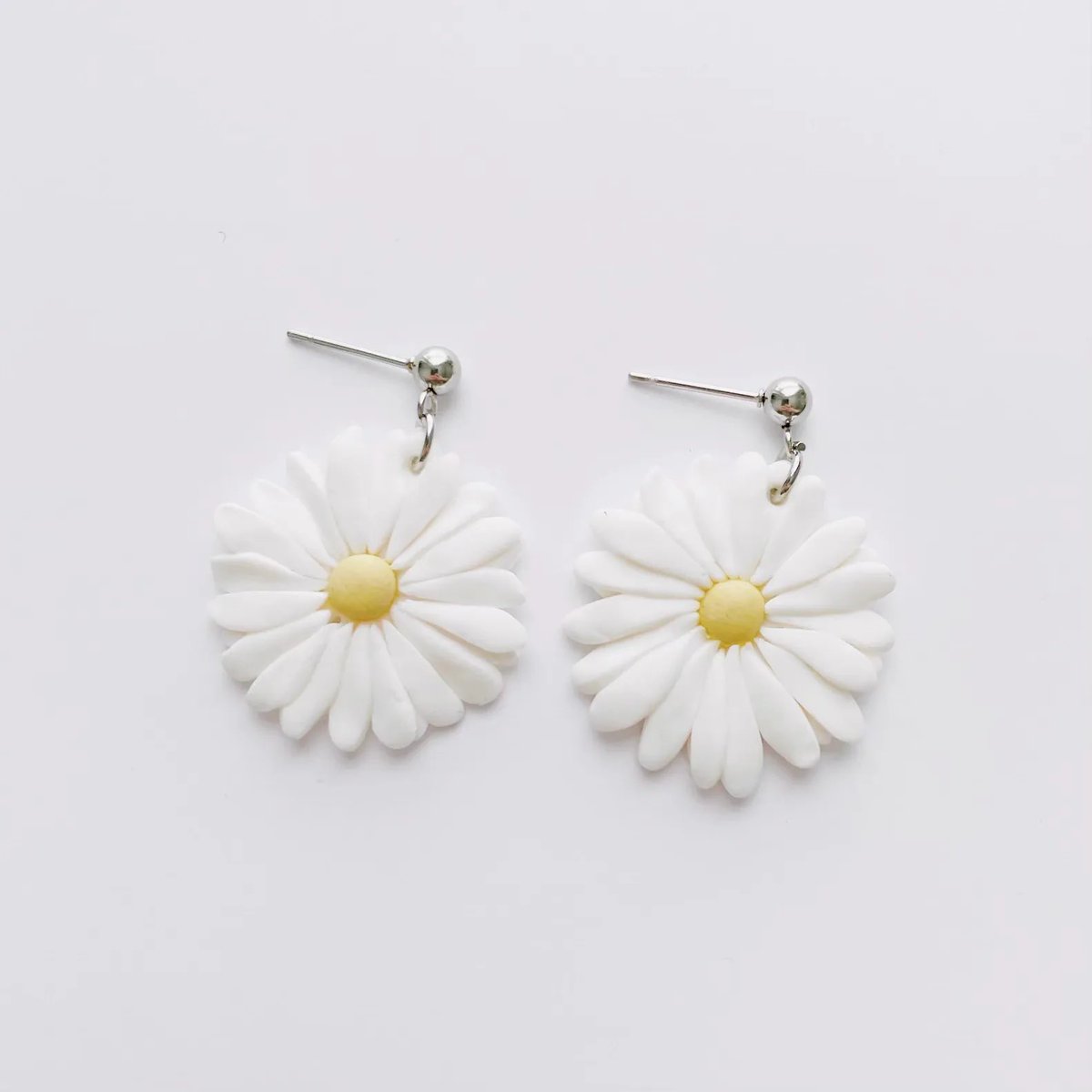 lucilestudio's tweet photo. Aider les artistes et artisans en partageant, ça coûte 0 € 

Bonne journée à vous 🌼 https://t.co/f68FSuEymk