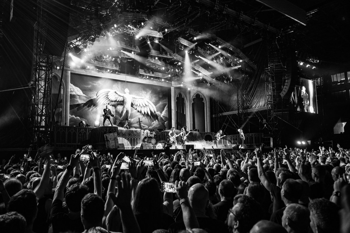 gyocsa's tweet photo. Throwback Thursday - Iron Maiden concert in Budapest '22 📷🇭🇺 
#28mm #shootgr_budapest #ricoh #IronMaiden https://t.co/wu89Jq70eT