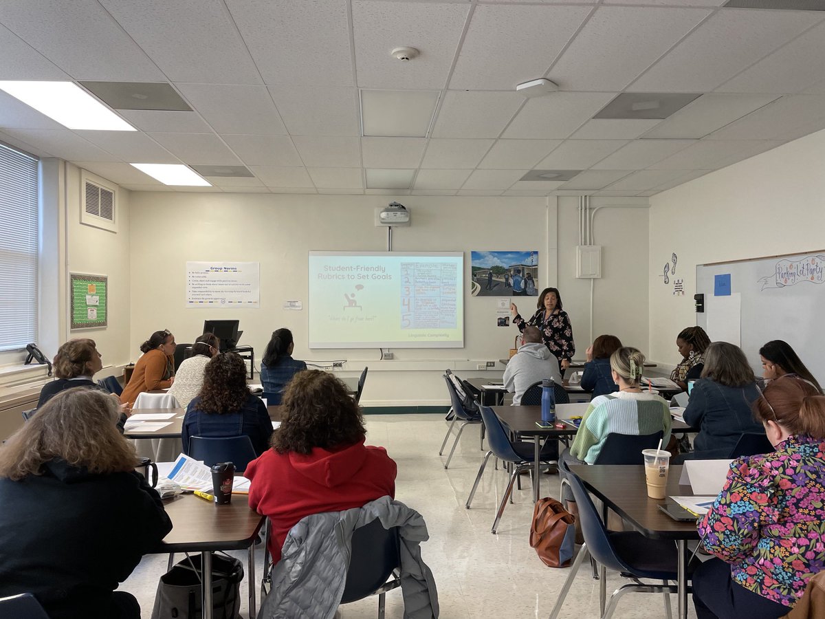 LizMirandaFCPS's tweet image. In our fall #fcpsMEProgram Communities of Practice we focused on how we can promote writing across contents, provide MLs with student friendly feedback using the WIDA Writing rubric, and reflected on how we differentiate to scaffold up for MLs ⁦⁦⁦⁦@MeganHailu⁩