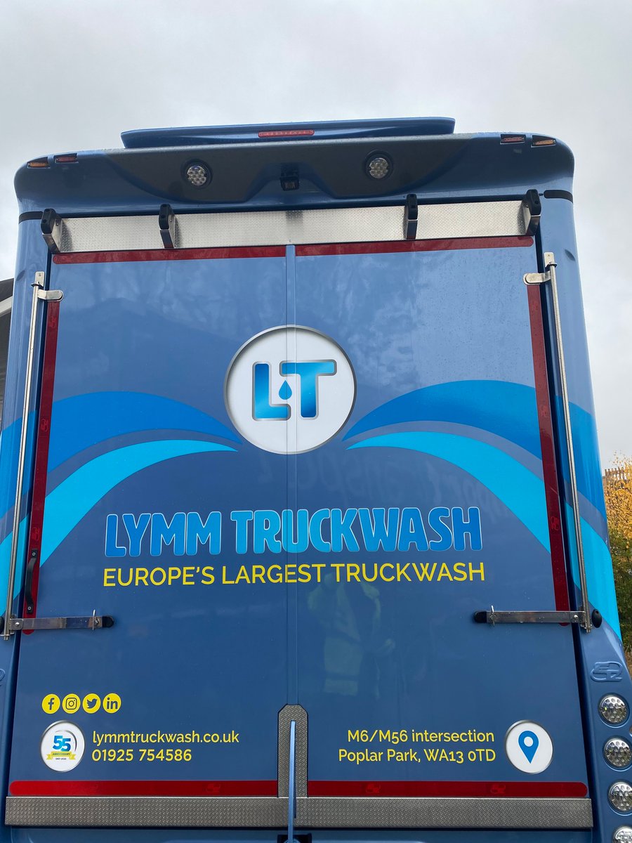 NaVCIS_UK's tweet photo. This morning #NaVCISFreight have been supporting the @RHANews #NationalLorryWeek with our partners @LymmTruckWash - talking about our work to combat #cargo #freight #crime - for more info about our partnerships contact freight@navcis.police.uk https://t.co/GnYde60Cqn