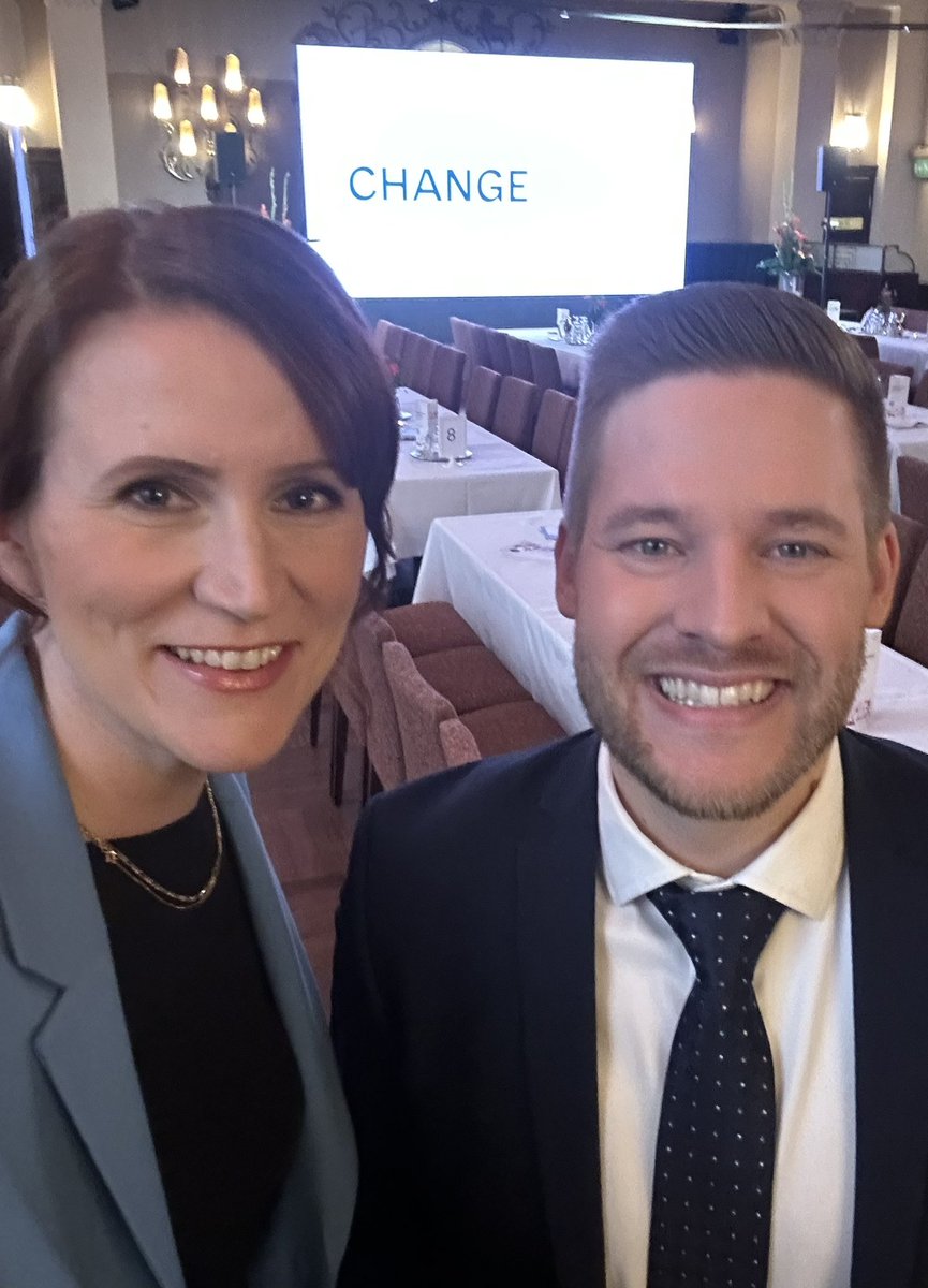 Kohta mennään, juontajat valmiina #Change23 <a href="/GoforeGroup/">Gofore</a> @CCEAChange