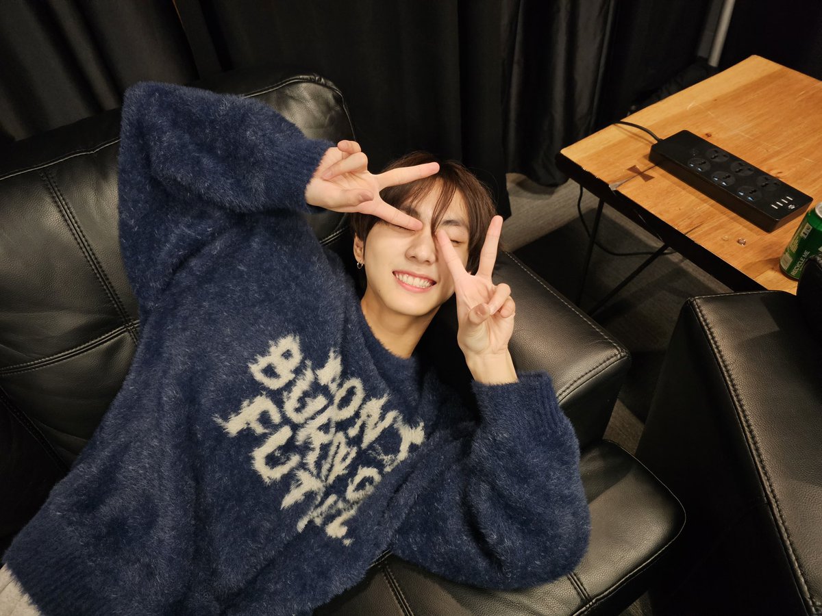 enhypenweverse's tweet photo. [ #정원’s Post ] 231026

#JUNGWON: Please show a lot of interest to the trailer!!

@ENHYPEN_members @ENHYPEN #ENHYPEN #엔하이픈 https://t.co/wQYMZrLn5R