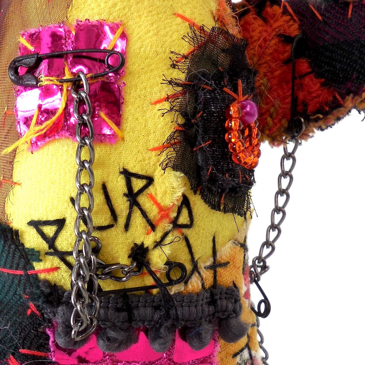 bunnvamp's tweet photo. Punk chick. Gobbing his way around Etsy https://t.co/kIJ6SmumG4
Just over 2 weeks to grab a critter before I close the shop on Nov 11 till 2024!
That’s everything added to the shop now. Several of the new additions have gone already! 😱
#punkchick #chicken #textileart #ccmakers https://t.co/GdRWd3HADa