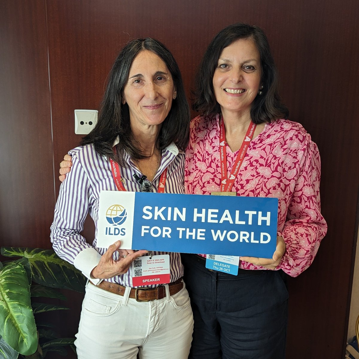 Vice-Chair of The International Alliance for the Control of Scabies (IACS), Cristina Galván Casas and ILDS Chief Executive Officer (CEO), Arpita Bhose at the ILDS Migrant Health Symposium. #MigrantHealth #SkinHealth4thWorld