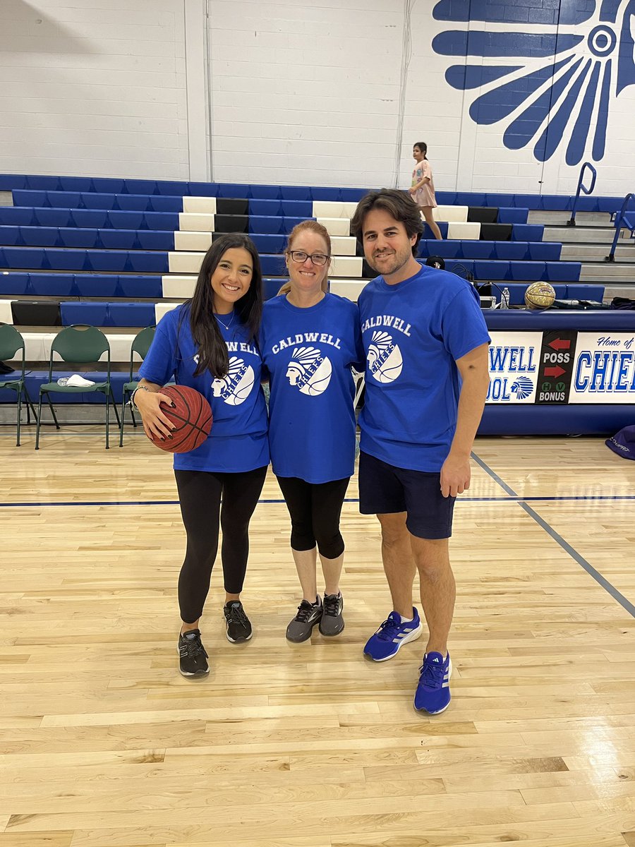 FifthGradeCWC's tweet image. Had the best time playing against the Harlem Wizards last night! 🏀 Go Caldwell!!! @CWCLincolnElem