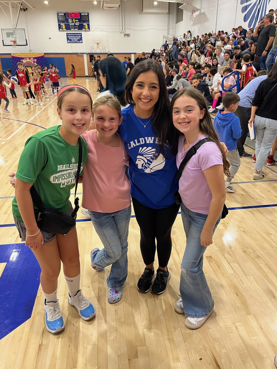 FifthGradeCWC's tweet image. Had the best time playing against the Harlem Wizards last night! 🏀 Go Caldwell!!! @CWCLincolnElem