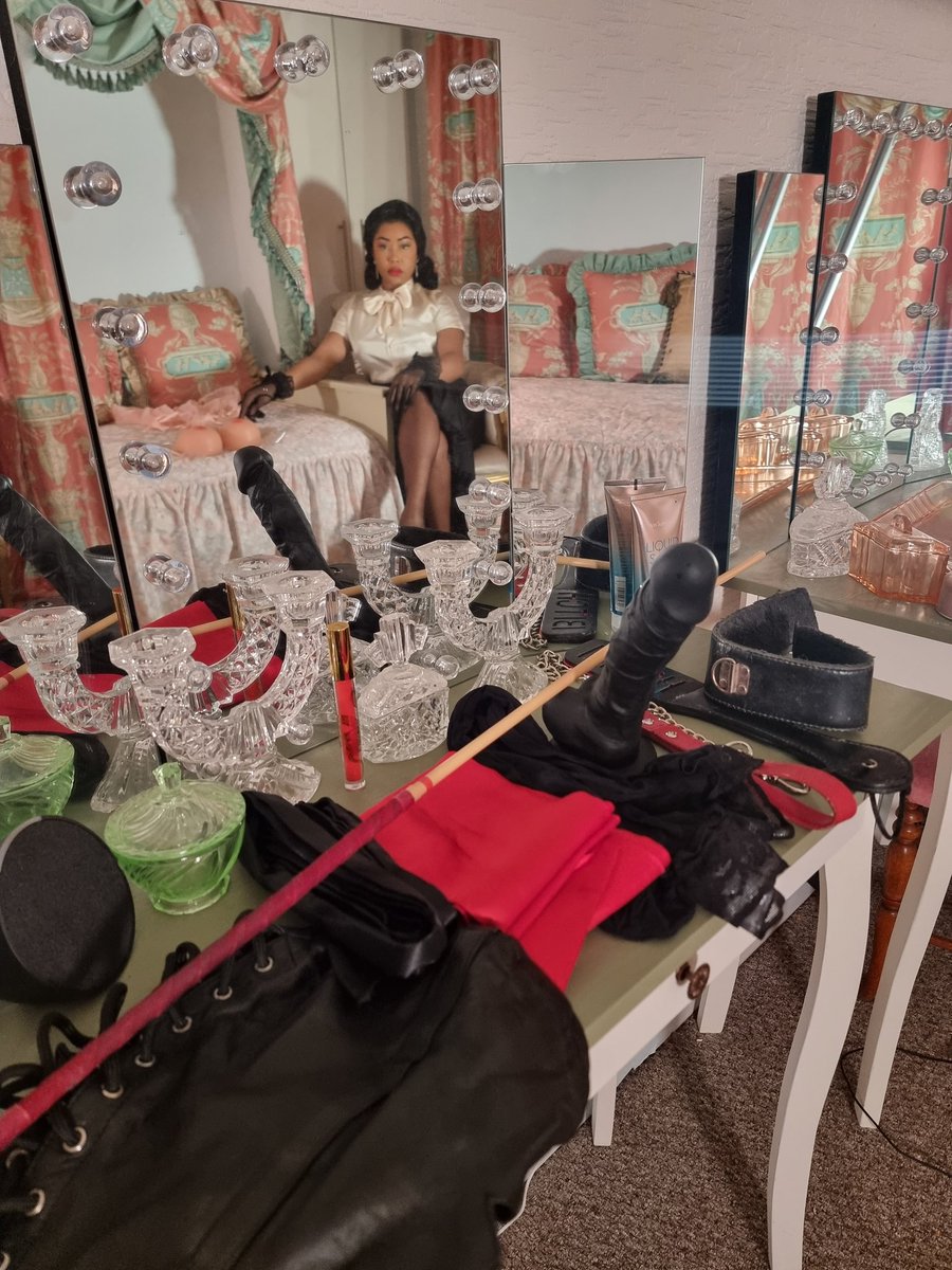 ReneKeyleigh's tweet photo. Desire,

On your knees...

Now you get to select TWO items from this picture for our session. What do you choose and why?

•Cp • feminization •tease and deny •slave training •f bi https://t.co/C79uiKmdMU