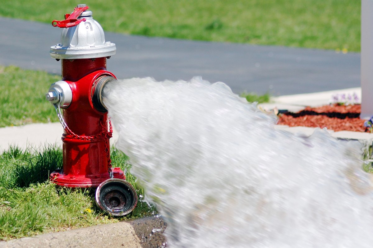 HanoverDPW's tweet photo. Our annual Fall Flushing Program will be continuing today.  

During the day we will be flushing Route 16.  This evening we will be conducting hydrant flushing this evening on Route 17.

For more information, please visit: https://t.co/LHP0CIvYSN https://t.co/BAlTpc5FC6
