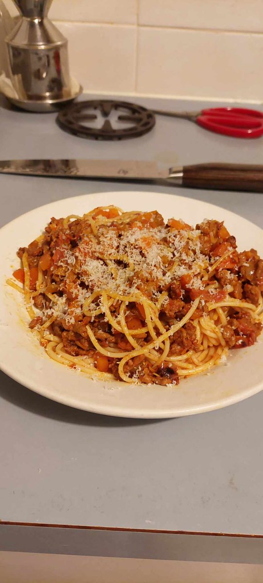 ConanTippers's tweet photo. first making spaghetti bolognese, not a bad effort imo https://t.co/H4Ov2hxE0F