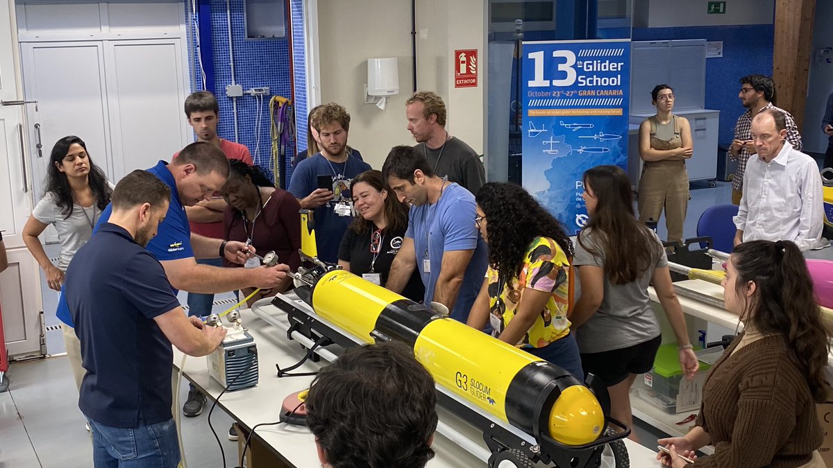 Alumnado de @ULPGC @ulpgcresearch amplía sus conocimientos y capacidades científico-técnicas en la #GliderSchool2023 #OceanGliders #USV @Groom2RI @TechOceanS @agenciaiisi #ICTSNews @plocan