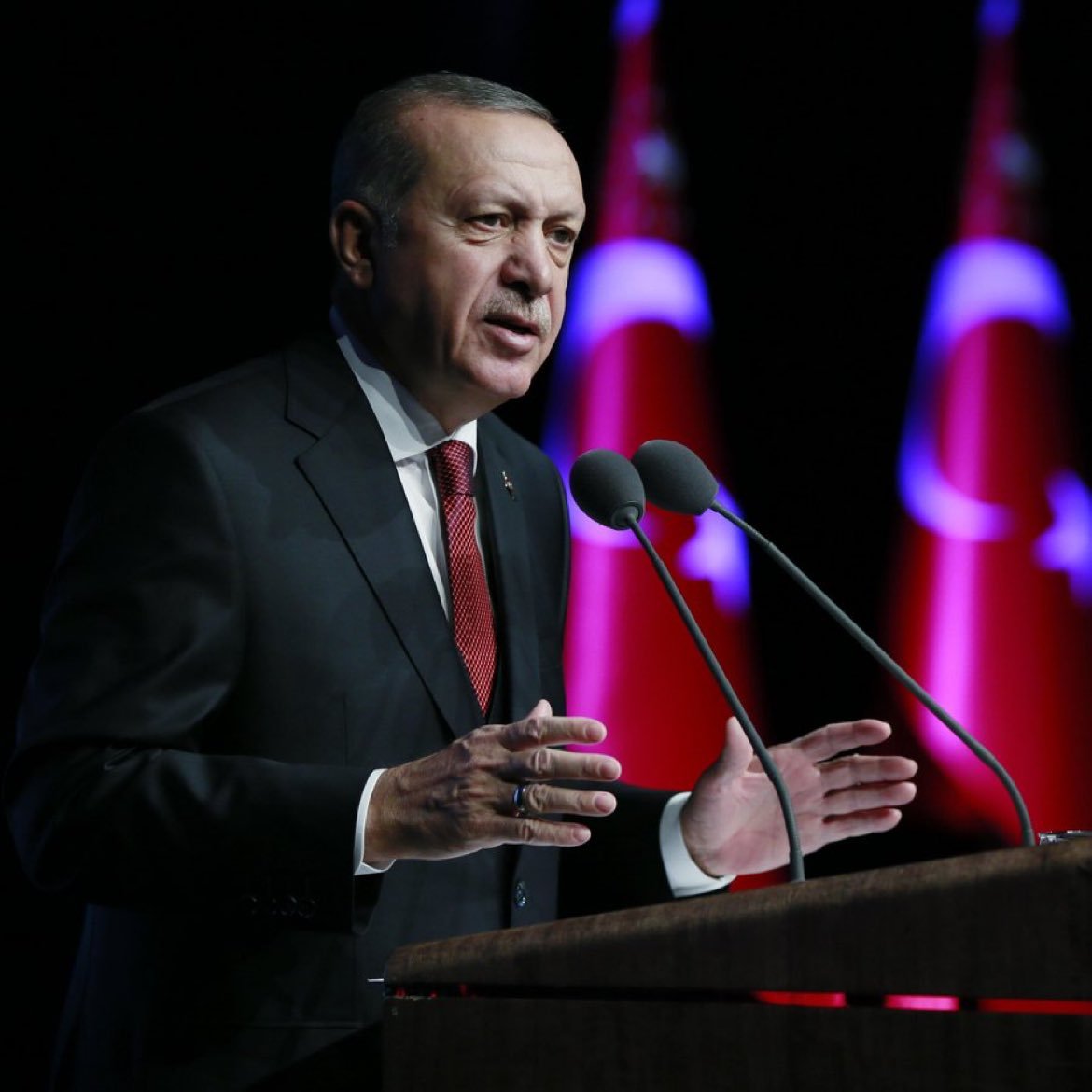 yirmiucderece's tweet photo. #SONDAKİKA | Cumhurbaşkanı Erdoğan: 

"Evlenme yaşı sürekli yükseliyor. Boşanma oranları artıyor. Çocuk sayısı günden güne düşüyor. Biz boşuna en az 3 çocuk demiyoruz.

Nüfusumuzun 85 milyon olması yeterli değil, çok fazla nüfusa ihtiyacımız var. " https://t.co/STHPC255qA