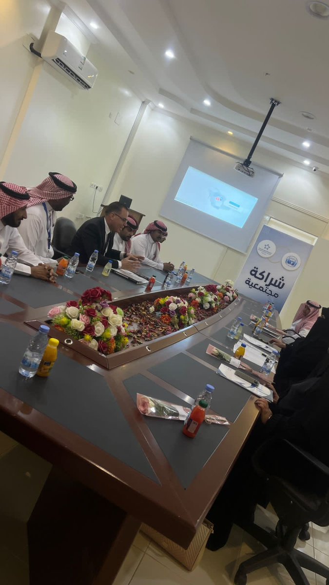 نفذ فرع الجمعية السعودية للجودة بتبوك ممثل بنائب المدير  أ/ فاطمة عبداللطيف الطلق عقد شراكة مجتمعية مع مدارس آراء الرواد  الاهلية بمحافظة تيماء ممثلة بالمدير التنفيذي للمدارس أ/ عماد الزمار 
وذلك بما يحقق اهداف الشراكة للجهتين.