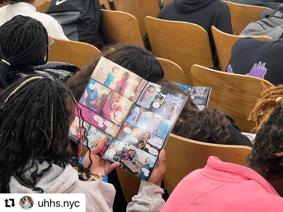 CIOBCitywide's tweet image. Edgardo Miranda-Rodriguez's visit to #UHHS must have been inspiring for their scholars! His work, especially with La Borinqueña, is a powerful reflection of identity and culture. It's incredible that he autographed 600 comic books. 📚🌟 #InspiringAuthors #LaBorinqueña #Community