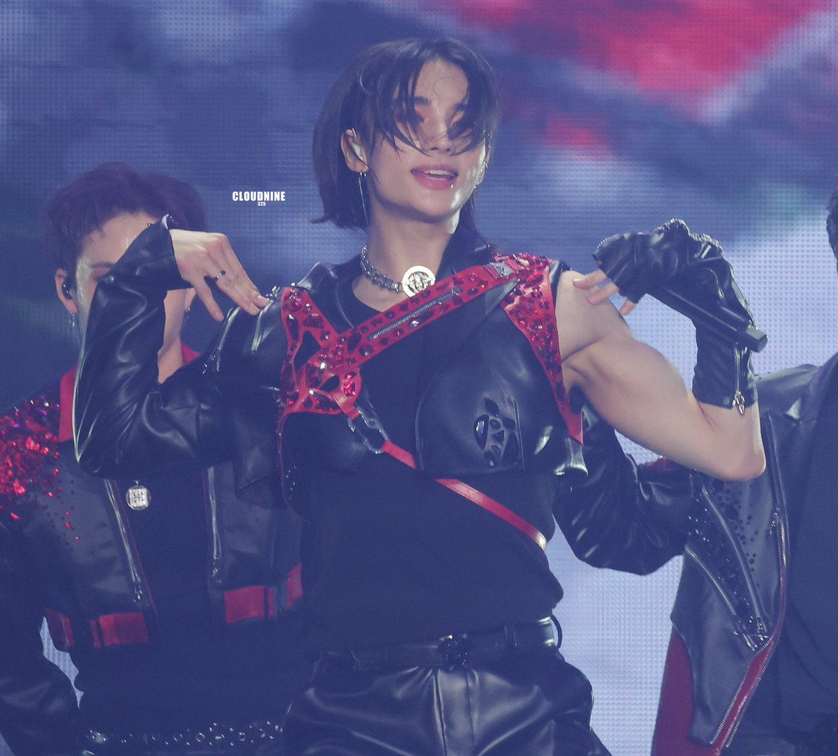 hyunchanstar's tweet photo. ARE YOU KIDDING ME?????? https://t.co/tWitr1tscD