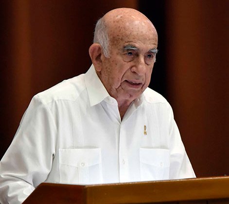 PartidoPCC's tweet photo. El Comandante José Ramón Machado Ventura se caracteriza por sus cualidades humanas, su trayectoria y convicciones revolucionarias, experiencia, preparación y por su entrega al Partido. Felicidades en su cumpleaños. https://t.co/QrAvcUGZ64