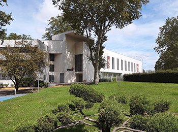 Call for applications from researchers working outside France: <a href="/enssib/">Enssib</a> is offering short research fellowships for 2024. 
Take part in the research activities of the French national institution for the study of book history, libraries &amp; information science!
enssib.fr/en/research/vi…