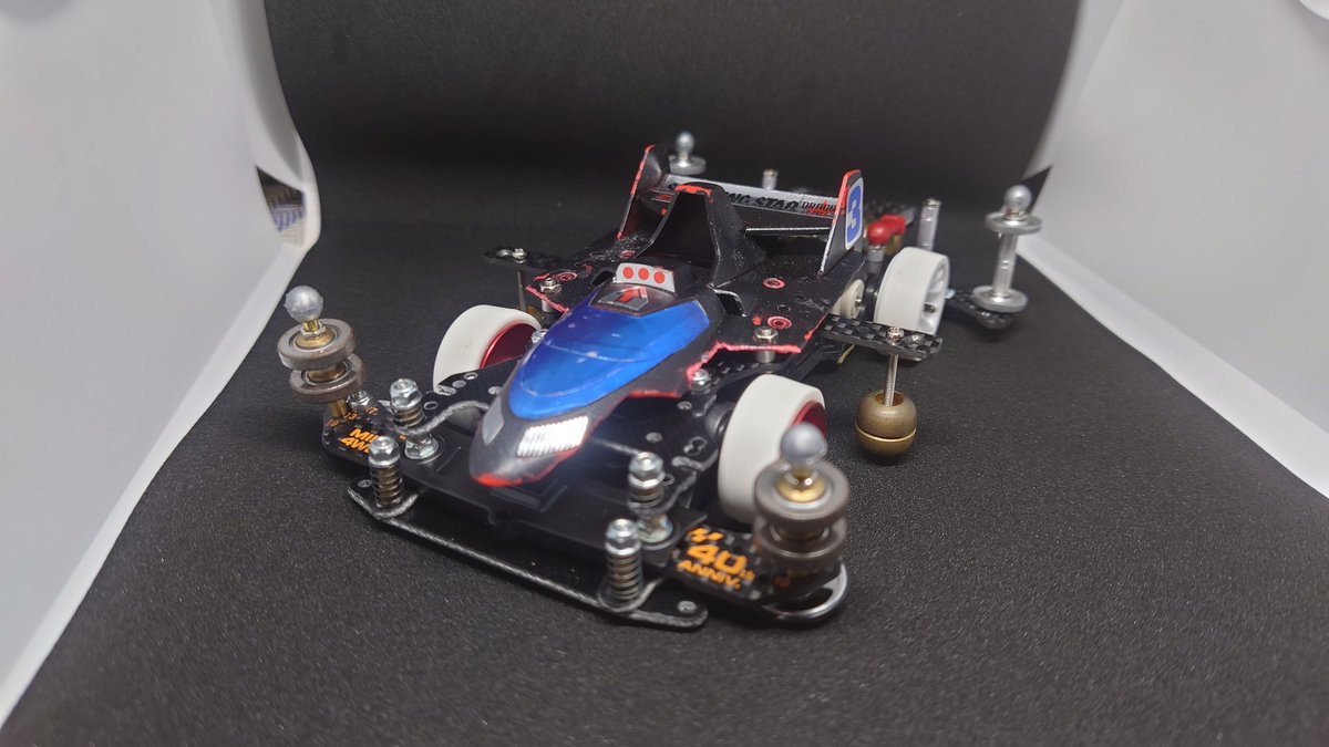 D_mini4wd's tweet photo. 中学生の時にやってたミニ四駆、約6年が経って自分の中でまた火がついたので復帰してみました！

スーパー2シャーシ大好きマンです！岩手にいます！初心者ですので、先輩方と交流して、色々と学びたいと思ってます( *´꒳`*)

最後に、今日完成したマシン置いときます！

 #ミニ四駆 https://t.co/P51iYMXCwj
