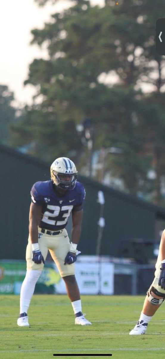 6’0
205 pds
Class 24
RB
2.8 gpa

hudl.com/v/2LTEA6