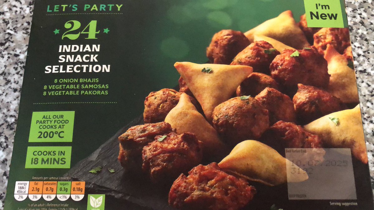 Tim_Beglin's tweet photo. Trying these today, big fan of @AldiUK vegan selection 👍 https://t.co/PuyM0ffnbR