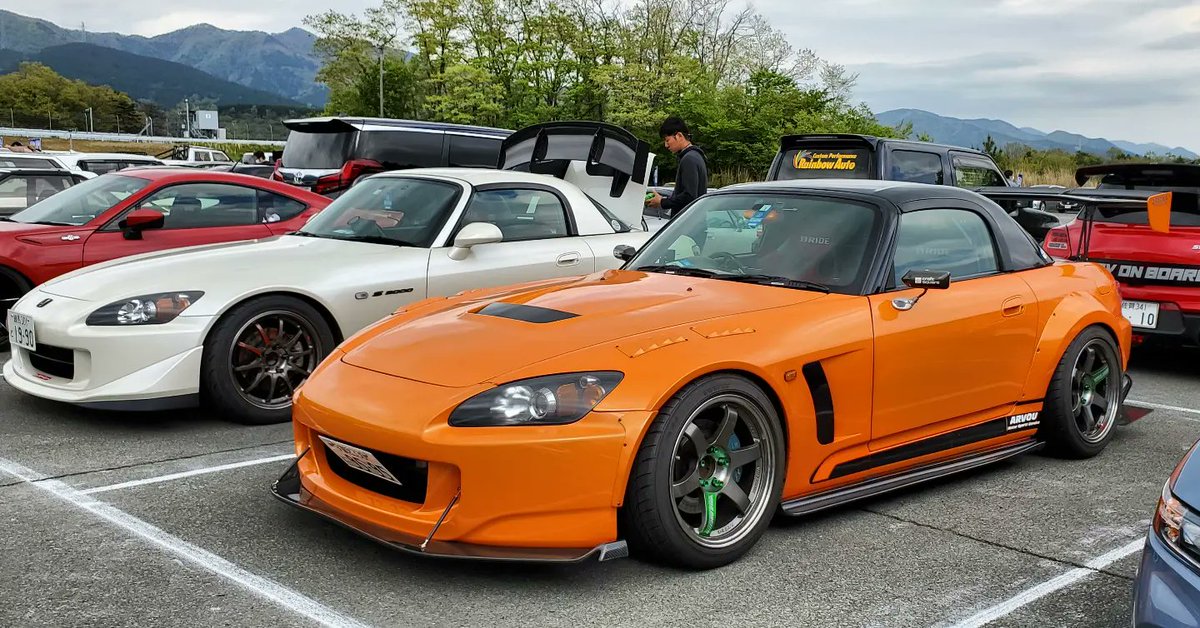jdmglobalWH's tweet photo. Is that a Supra?! 🤣
Rays wheels seem to go well on just about anything, just check out the wide variety in this post 😮

#raysengineering #rayswheels #supra #2jz #S2000 #F20C #mx5 #miata #lancia #dihatsu #fd2 #civictyper #suzukicappuccino #jimny #s660 #RX7 #FD3S #mercedes https://t.co/LUucoaJuRk
