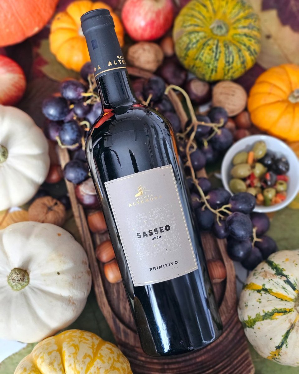 Sunny autumn afternoons are meant for Primitivo wine and great company!

#ItalianRestaurant #PrimitivoWine #HornchurchEats #EssexDining #WineLovers #ThursdayTreat #AutumnVibes #SunnyDays #RedWineMagic #ItalianFlavours