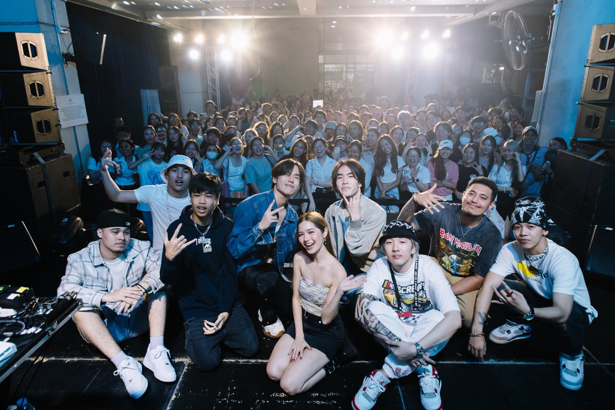 hypetrain_ent's tweet photo. ขอบคุณชาวจุฬาทุกคนนะครับ SEE YOU ! 🩷
#UniversalMusicClassof2023
#จุฬาลงกรณ์มหาวิทยาลัย
#SPRITE #OGBOBBY #DONKIDS #HYPETRAIN https://t.co/fBGgXGyY4h