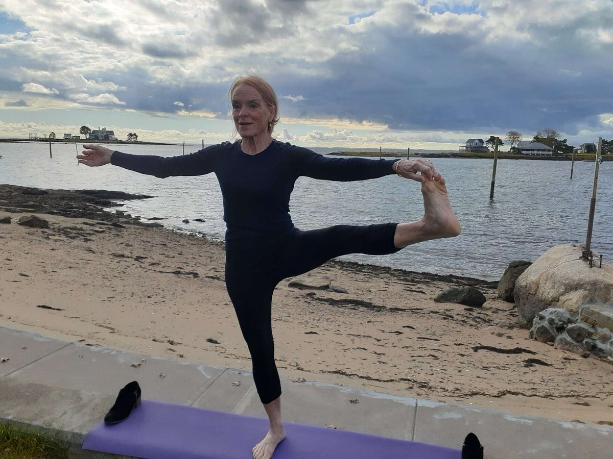 thesoundct's tweet photo. Gina MacDonald Page is hosting Hatha yoga classes at the Branford Green on Tuesday evenings. All proceeds will benefit the Community Dining Room. Learn more about Gina, the benefits of Hatha yoga, and these sessions in her Person of the Week feature.
https://t.co/FbV6wEQwuT https://t.co/yk8pv4G6UU