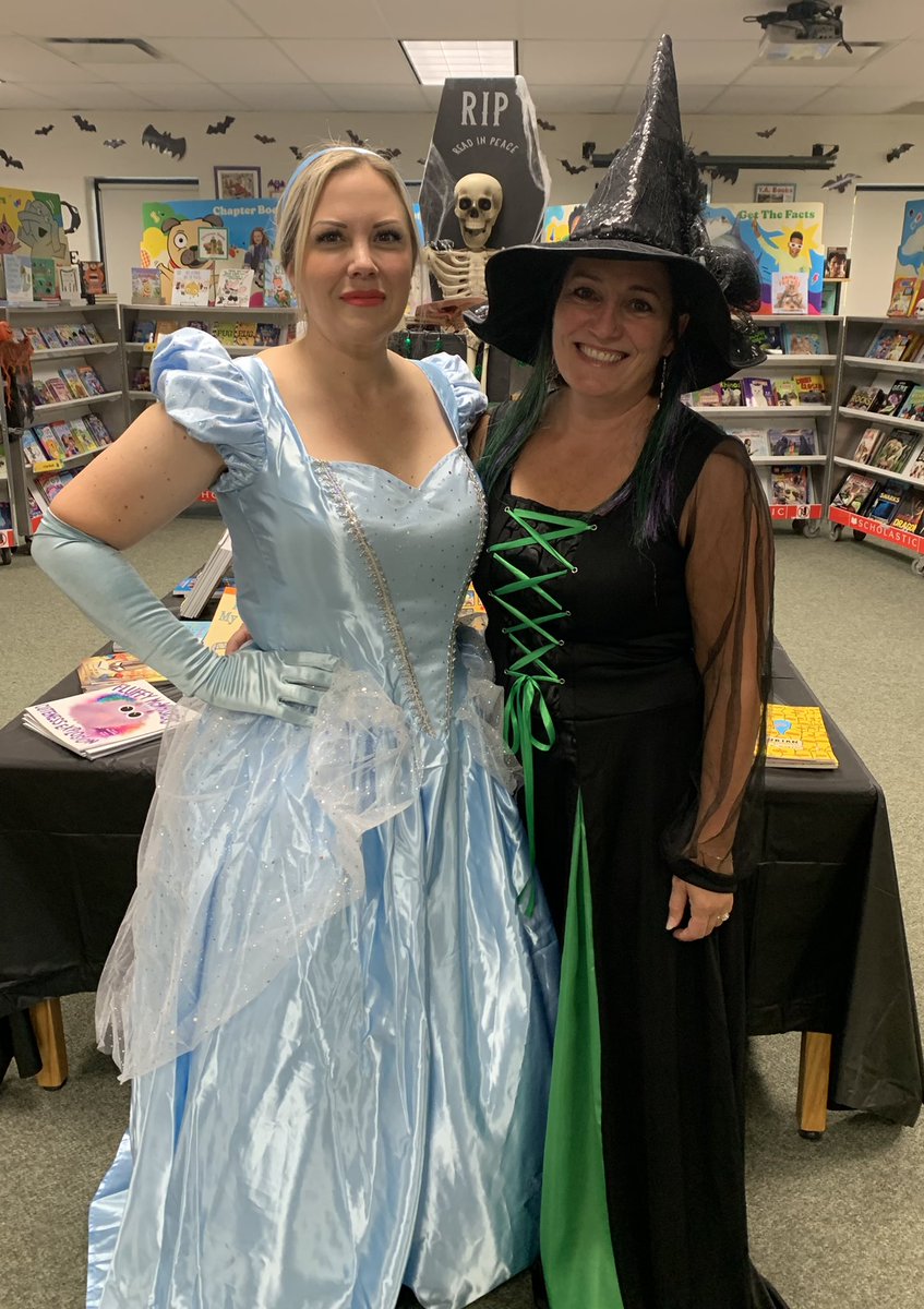 SaintRoseLDCSB's tweet photo. An amazing response to our Spooky Book Fair this week. Thank you @cfairreads for your creativity, enthusiasm and contagious passion for reading! @LDCSB https://t.co/xuFPpikn4A