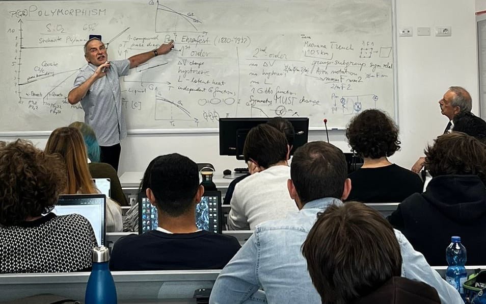 Katrusiak Group (@dmch_amu) on Twitter photo It's truly an honor to see prof. Katrusiak sharing his insights on solid state chemistry with the diligent students at @unibo. Our gratitude extends to Prof. <a href="/bragadario/">Dario Braga</a> for fostering this invaluable educational exchange. Together, we're building bridges to shape the future. ππ¬ It's truly an honor to see prof. Katrusiak sharing his insights on solid state chemistry with the diligent students at @unibo. Our gratitude extends to Prof. <a href="/bragadario/">Dario Braga</a> for fostering this invaluable educational exchange. Together, we're building bridges to shape the future. ππ¬