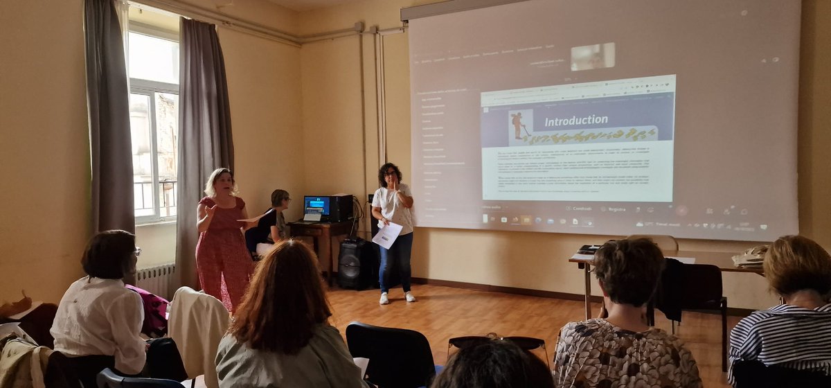 macarqueologia's tweet photo. La setmana passada es va celebrar a Roma la reunió transnacional de treball entre els participants del projecte europeu #PITCHERProject per la prevenció del tràfic il·lícit de #PatrimoniCultural.

Membres del #MACullastret i #InslaBisbal van presentar el seu recurs educatiu. https://t.co/KDiTAOxfpp