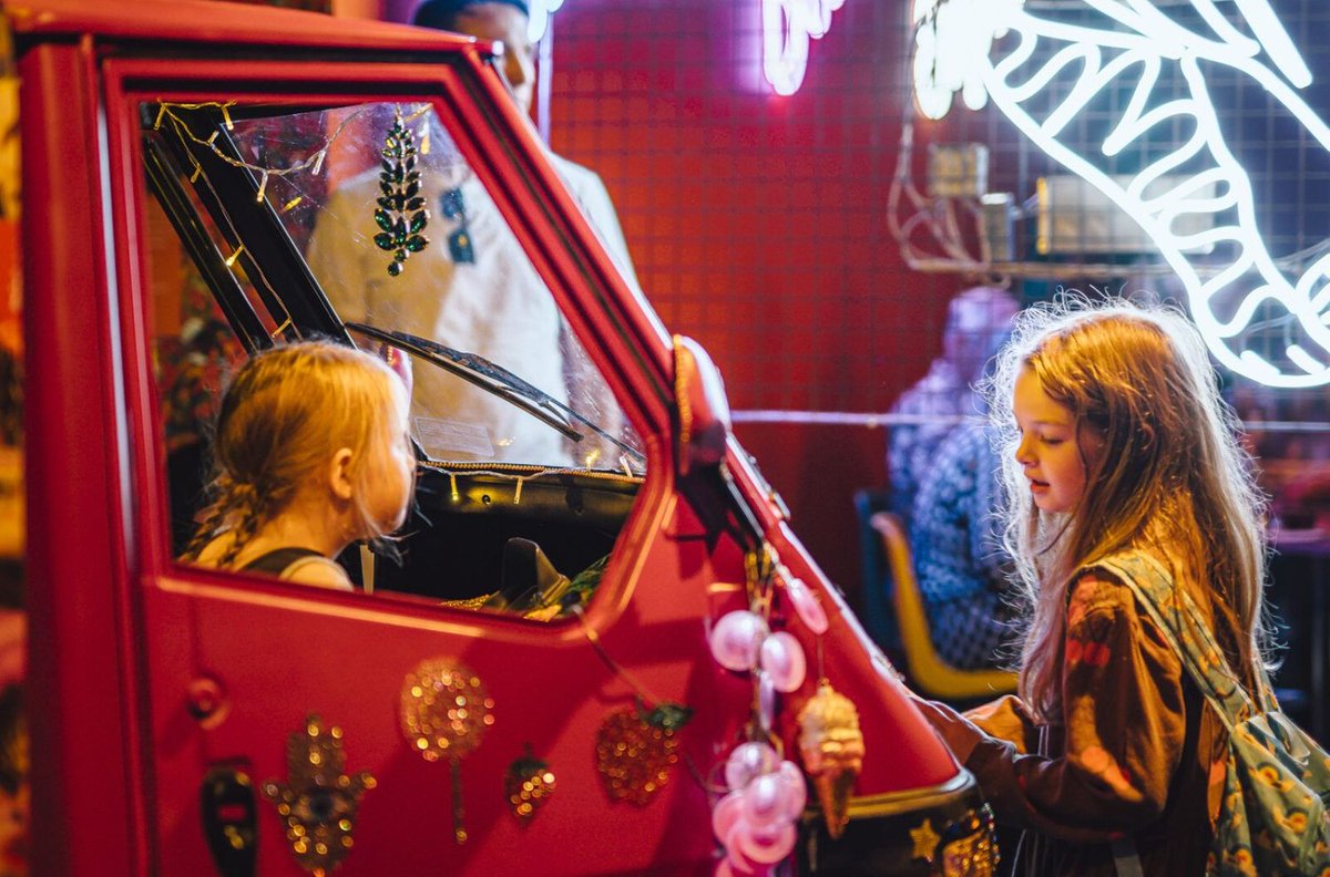 ArtRabbit's tweet photo. 📍Liverpool: #HalfTermHighlights

Get spooky (and messy!) at a family-friendly Halloween Print Party at the @theBluecoat, &amp; head to @FACT_Liverpool for a children's workshop exploring design, virtual reality, &amp; more as part of 'Do Something Saturdays.’

🔗 https://t.co/k6EmSWsYtn https://t.co/pCYnJh8gWw