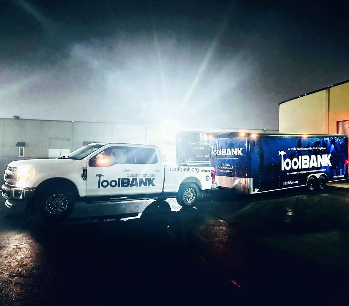 Our Sacramento trailer is making the 500-mile trek to Palm Springs this week! Packed with tools that will be helping on a large-scale volunteer project. There's nothing better than seeing our blue tools put to work to help make a community better!

#toolbank #toolsforchange