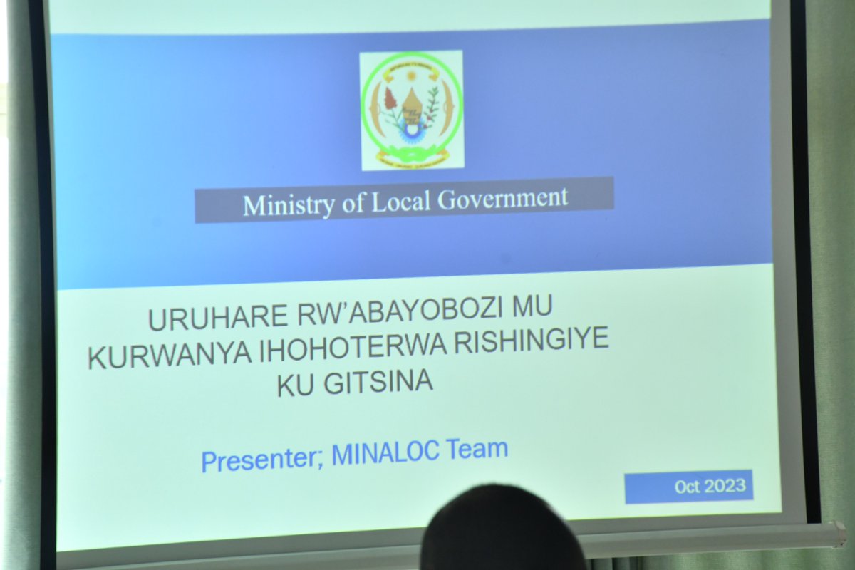 Ngoma District (@ngomadistrict) on Twitter photo Uyu munsi,Umuyobozi w'Akarere wungirije <a href="/Mukayiranga12/">Mukayiranga</a> yitabiriye amahugurwa agenewe inzego z'umutekano n'urubyiruko rw'abakorerabushake yateguwe kubufatanye bw'Akarere,<a href="/RwandaGender/">Ministry of Gender & Family Promotion | Rwanda</a> na <a href="/RwandaLocalGov/">Ministry of Local Government | Rwanda</a> agamije kurwanya ihohoterwa rishingiye ku gitsina n'inda ziterwa abana. Uyu munsi,Umuyobozi w'Akarere wungirije <a href="/Mukayiranga12/">Mukayiranga</a> yitabiriye amahugurwa agenewe inzego z'umutekano n'urubyiruko rw'abakorerabushake yateguwe kubufatanye bw'Akarere,<a href="/RwandaGender/">Ministry of Gender & Family Promotion | Rwanda</a> na <a href="/RwandaLocalGov/">Ministry of Local Government | Rwanda</a> agamije kurwanya ihohoterwa rishingiye ku gitsina n'inda ziterwa abana.
