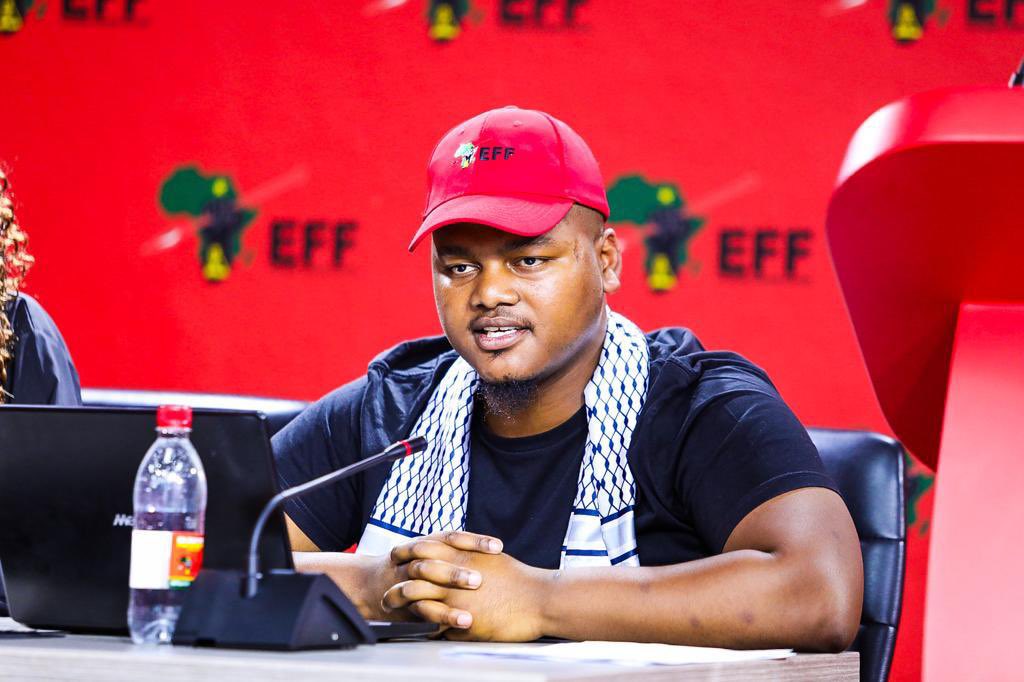 EFFYouthCommand's tweet photo. ♦️In Pictures♦️
The EFF Students’ Command President, Commissar @SihleLonzi, in attendance at the #EFFSCPresser
- If you don’t involve yourself in politics, politics is going to involve itself on you.
#EFFSCPresser https://t.co/3uc3mQCT3s