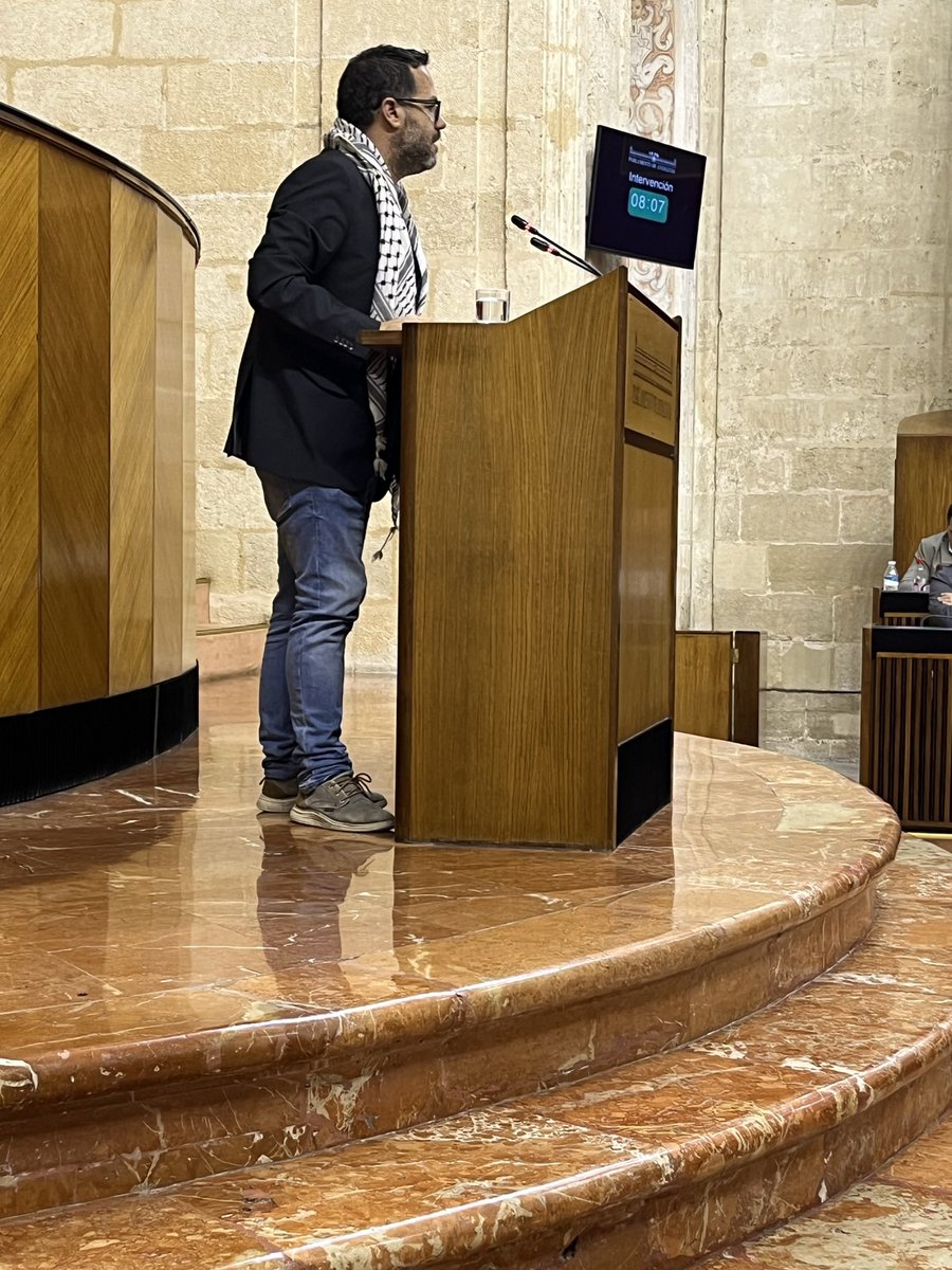 ErikDom83's tweet photo. El portavoz de @AdelanteAND @joseigs_ haciendo un alegato demagógico sólo de las víctimas palestinas en el conflicto. Qué pena blanquear así la identidad terrorista de #Hamas o el asesinato de #Israelíes. TODAS las víctimas deben ser recordadas y el terrorismo de Hamas condenado! https://t.co/bhxFLHLvFw