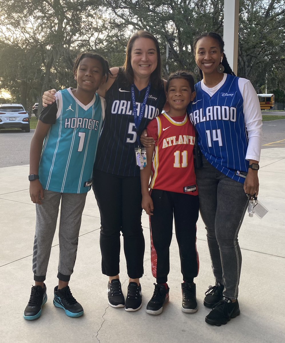 ANelson_OCPS's tweet photo. @LockhartesO is teaming up against drugs! 🏀 #RedRibbonWeek https://t.co/0I5DUU8Fyg