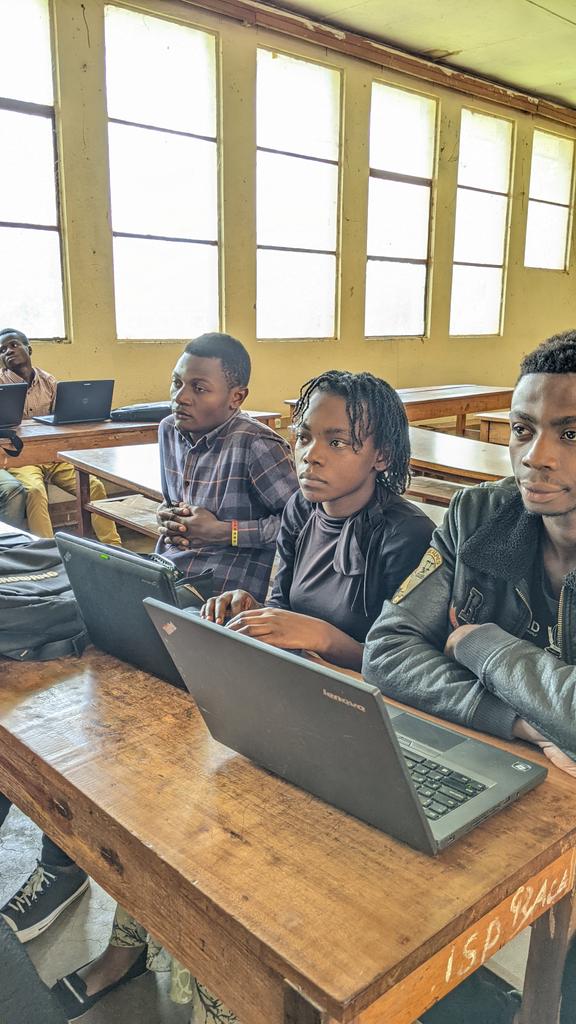 felicienmukamb's tweet photo. we got together to learn all the basics of the python language
Python for machine leaning 👍👍👍
#eric_ampire #KalumeYves
#Geektutor #swedi_david
#AmaniBisimwa4 #gdscucbukavu #GoogleDevExpert #GdscIspBkv https://t.co/mtmC4xzPtT