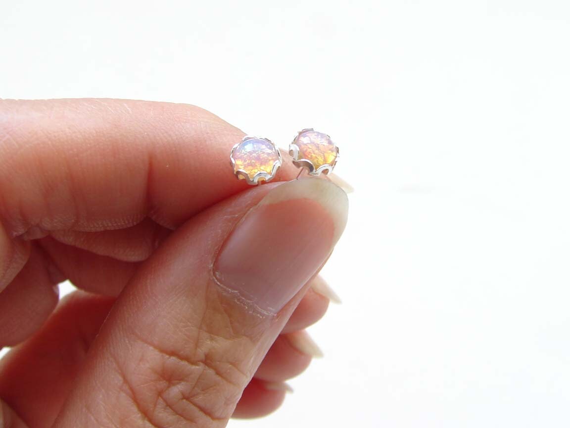 JewelryByMikako's tweet image. Vintage Pink Opal Stud Earrings. Fire Opal Glass Stone. Bridesmaid Gift. October Birthday. Simple and Modern Studs tuppu.net/1b24c843 #PetitBlue #Etsy #OpalStuds
