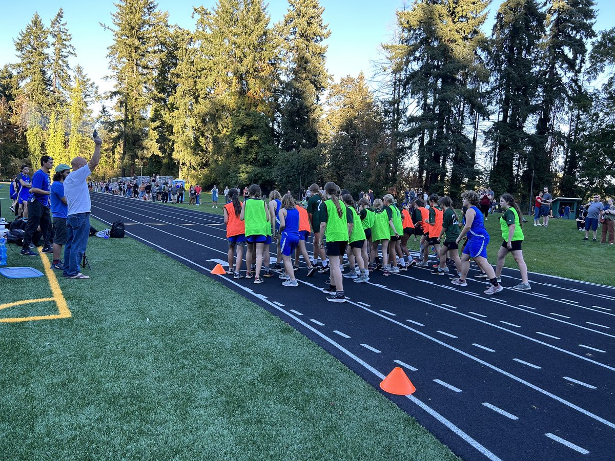 DiscoWhipple's tweet photo. The fall sports season was a blast! It is not too late to sign up for the early winter season of girls basketball (7/8 grade) and wrestling (all grades/genders). Sign up closes Friday! https://t.co/Gb215gjW2n