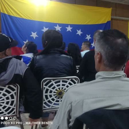 incret_merida's tweet photo. El día de ayer se efectúo el encuentro Movilizadores PSUV con el propósito de afinar estrategias en la maquinaria con el 1×10 del Buen Gobierno y fortalecer todas las estructuras y crear nuevas formas de despliegue, en aras de garantizar las prontas respuestas a las necesidades. https://t.co/qbUlNZG9YL