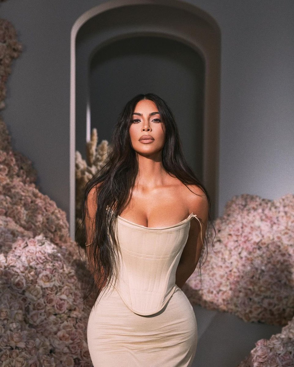KimKardashian6 tweet picture