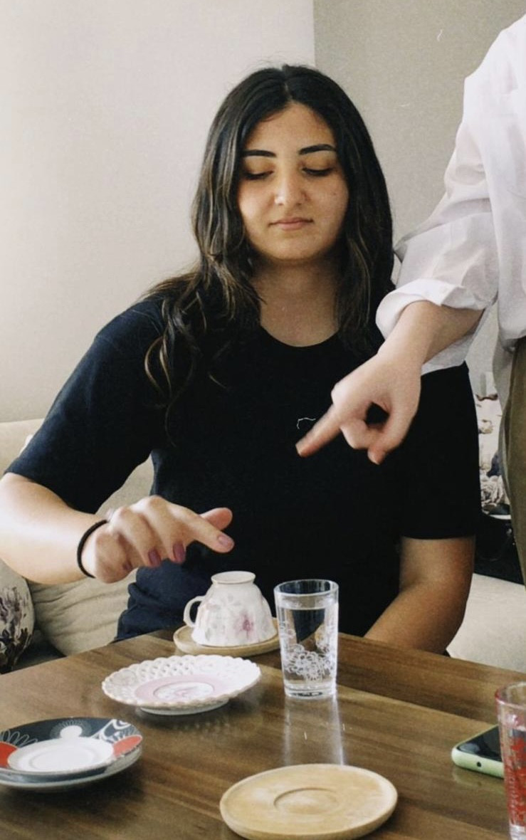 Büyük bir ihmali ört bas ederken bile alçakca konuşanlar hesap vericektir. Asansör 15 kişlikti ama 16 kişi bindiler o yüzden öldü diyen bir yetkili var alçakca konuşan bir yetkili var bunların hepsi bir kenara yazılıyor biz üniversiteliler sessiz kalmayacağız. #KatilKYK