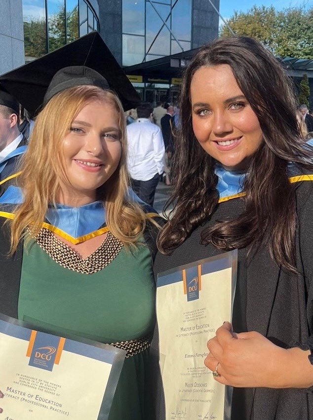 What an absolute privilege! #MEdLPP #DCUgraduation2023 HUGE thanks to the *wonderful* humans of <a href="/DCU_LLECE/">DCU School of Language, Literacy and ECE</a> 💙💛🎓

*pictured here with various esteemed recipients of approximately 46290303829100394848 minutes of voice-notes over the last two years! 🫶🏻