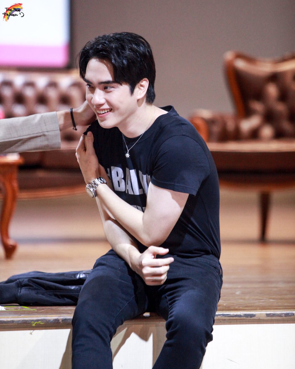 📸 2023.10.25 #SeriesYxTAETEE
大衛：（看不下去了就動手
#TaeDarvid #TEeThanapon