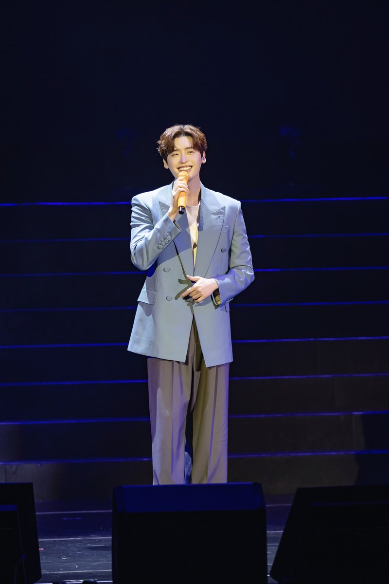 applewood_kr's tweet photo. LEE JONG SUK 2023 FANMEETING TOUR <Dear. My With> in MACAU🧡
#이종석 #HighZiumstudio #팬미팅 #FANMEETING #Dear_My_With #APPLEWOOD https://t.co/76ibbDQosV