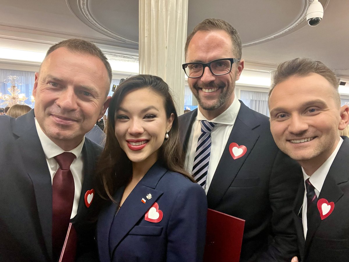 piotr_borys's tweet photo. Wiele radości na X kadencję Sejmu Rzeczypospolitej Polskiej 🇵🇱✌️ Zaświadczenia odebrane. Dziękujemy za Wasze wsparcie✌️Przed nami ciężka praca dla Polski🇵🇱♥️ https://t.co/xGAU4SM9xN