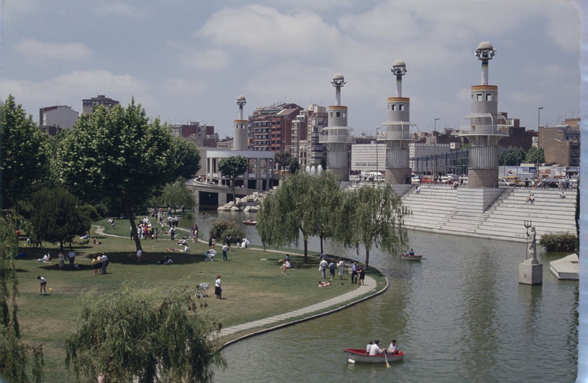 #TalDiaComAvui de 1985 s'inaugurava el Parc de l'Espanya Industrial #Sants #Hostafrancs

📷 Eduard Olivella / AMDSM